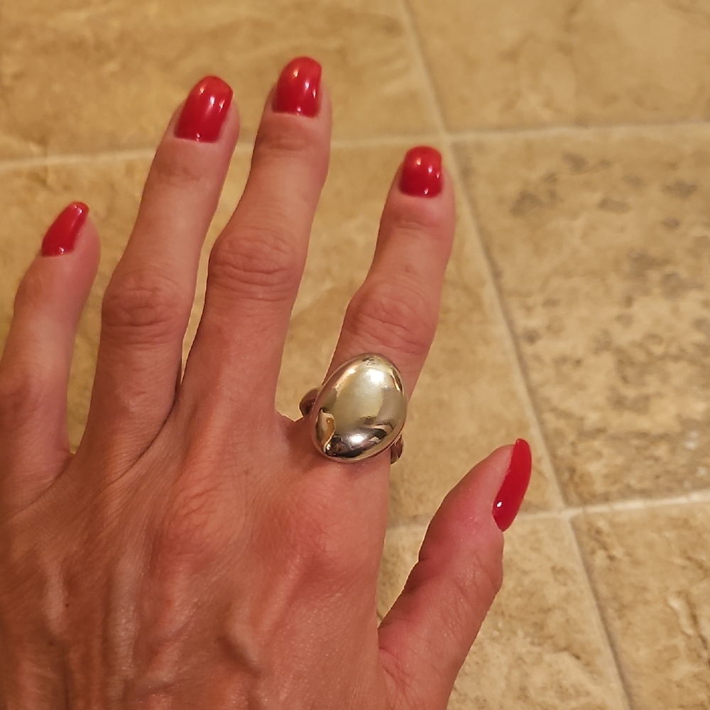 Elegant Silver Ring - Size 8
